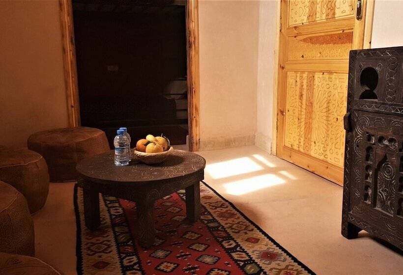 Pension (Hôtel basse catégorie) Jenny Lynn