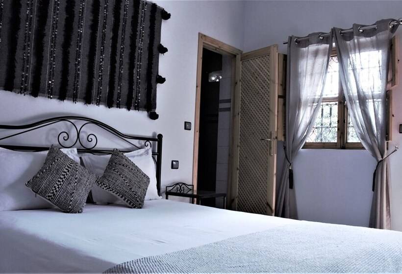 Pension (Hôtel basse catégorie) Jenny Lynn