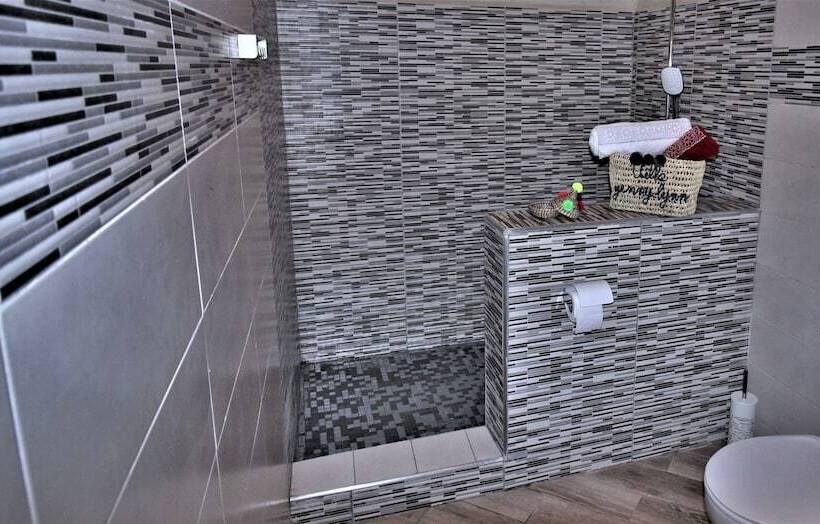 Pension (Hôtel basse catégorie) Jenny Lynn