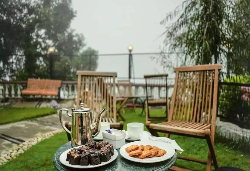 Hotelli Madhuban Sarovar Portico Mussoorie
