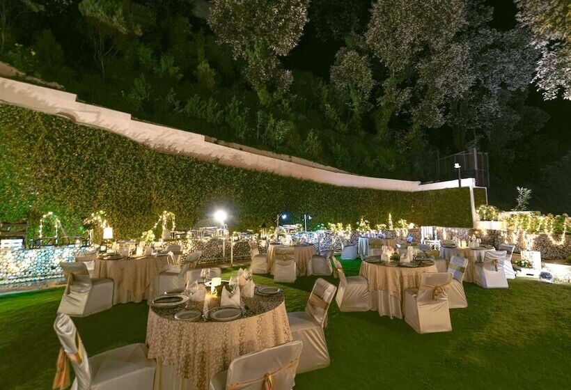 호텔 Madhuban Sarovar Portico Mussoorie