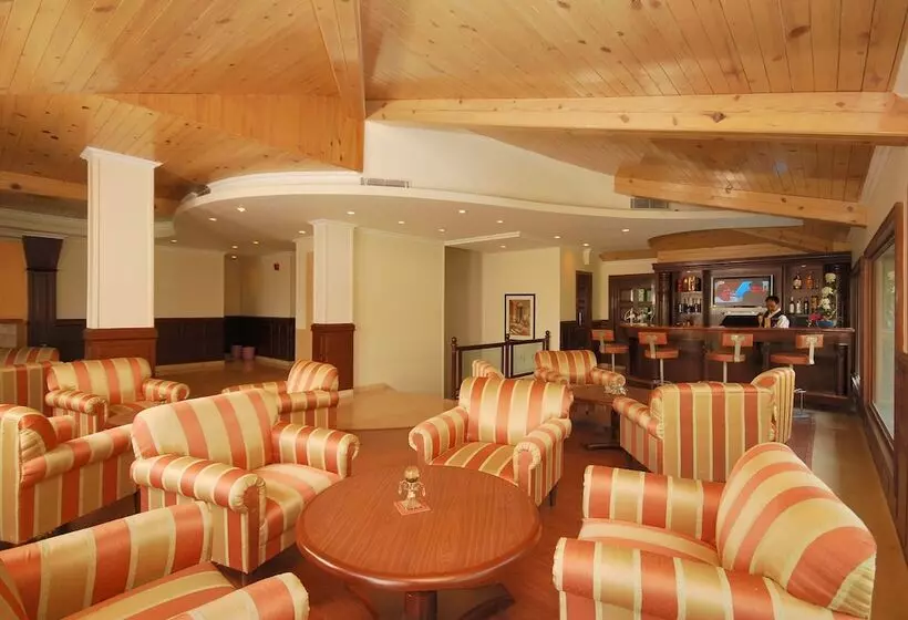 Hotelli Madhuban Sarovar Portico Mussoorie