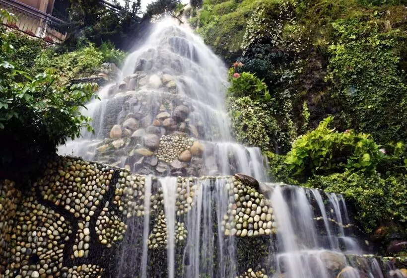 Hotelli Madhuban Sarovar Portico Mussoorie