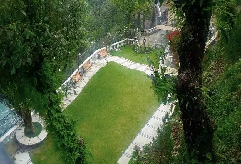 Hotelli Madhuban Sarovar Portico Mussoorie