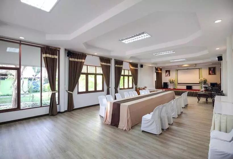 هتل Oyo 606 Baan Suansabai Pleanpanmai Resort Amphawa