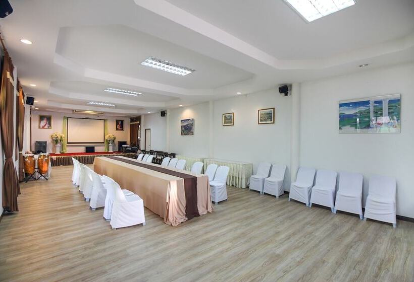 هتل Oyo 606 Baan Suansabai Pleanpanmai Resort Amphawa