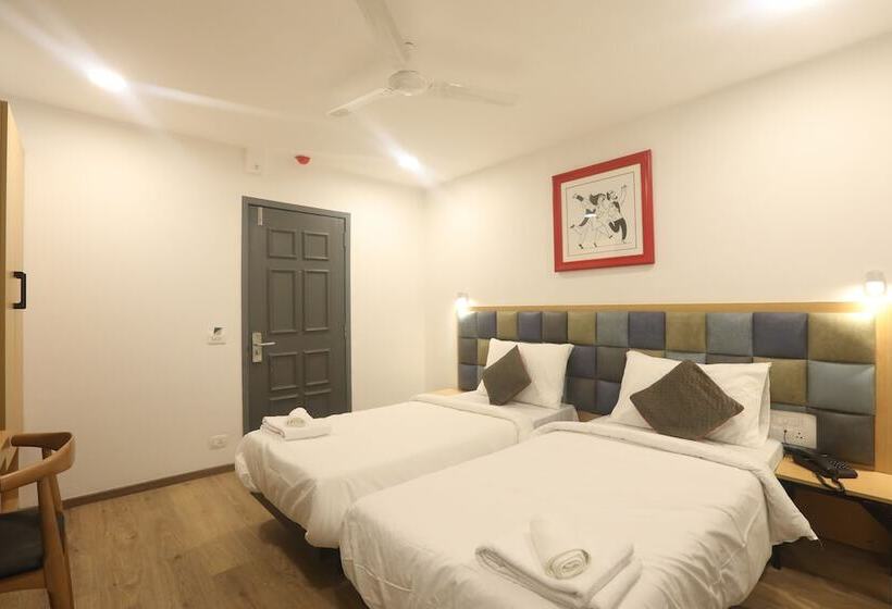 Hotel Royal Inn Mahalaxmi