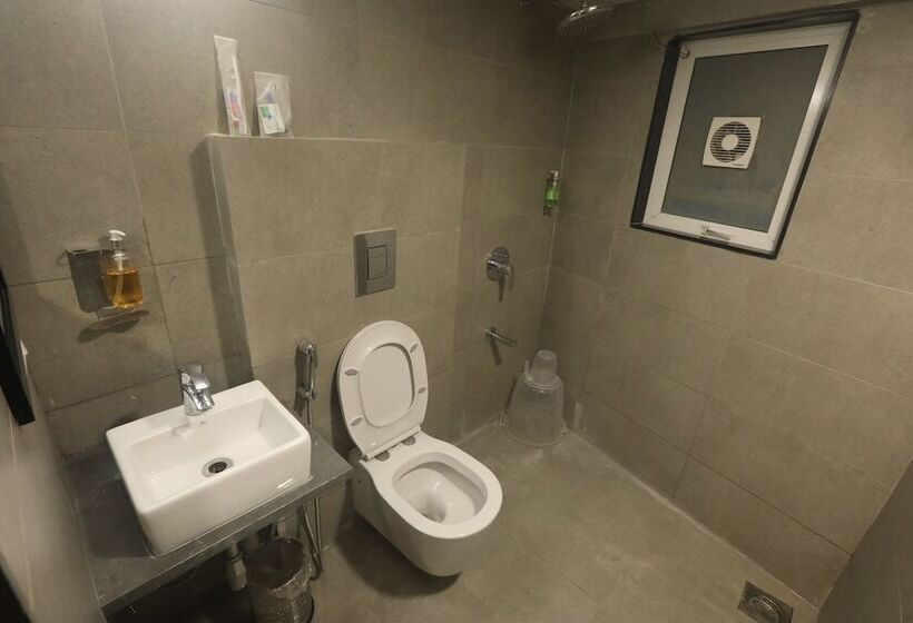 Hotel Royal Inn Mahalaxmi