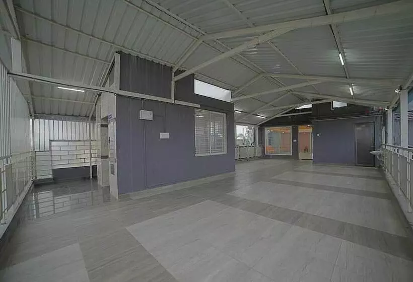 ホテル Sai Arra Bengaluru Airport