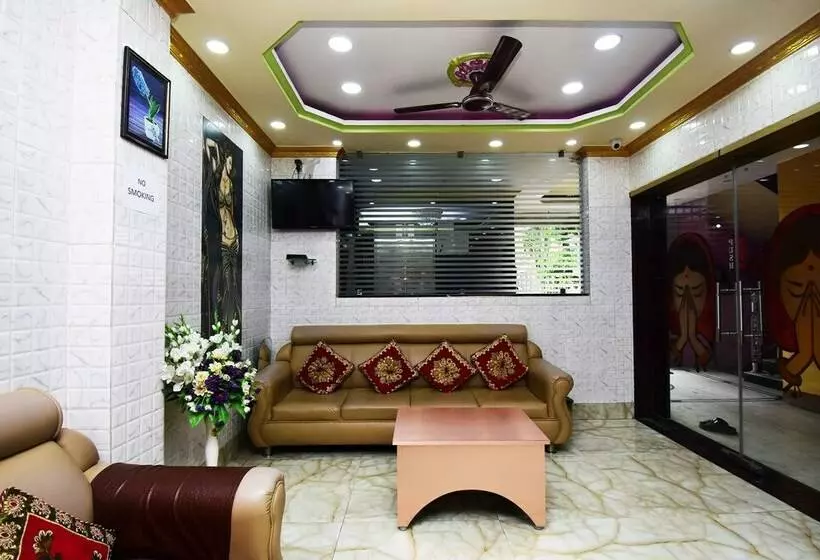 Hotelli Spot On 45344 Loknath Tower