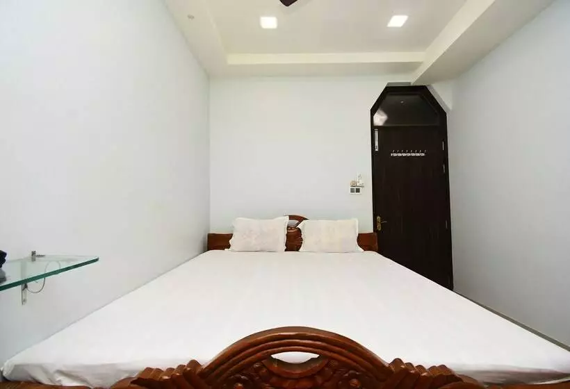 Hotelli Spot On 45344 Loknath Tower