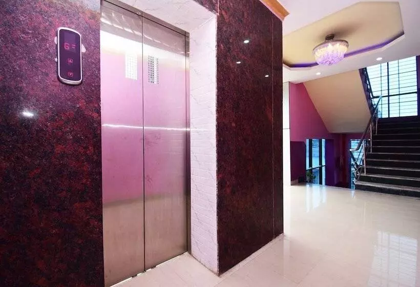 Hotelli Spot On 45344 Loknath Tower
