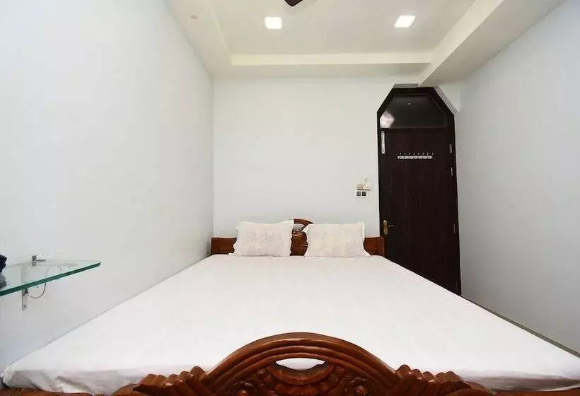 Hotelli Spot On 45344 Loknath Tower