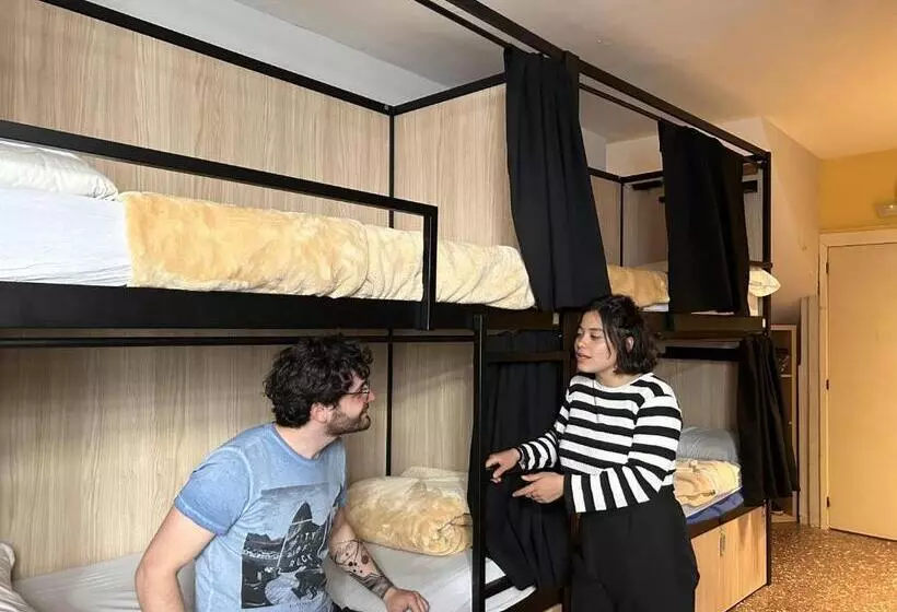 Общежитие Onefam Les Corts