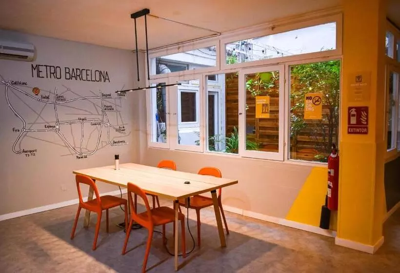 Общежитие Onefam Les Corts