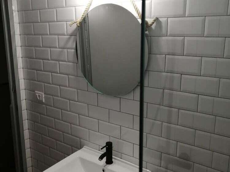 Alcaravaneras Hostel