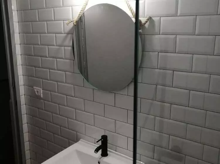 Alcaravaneras Hostel