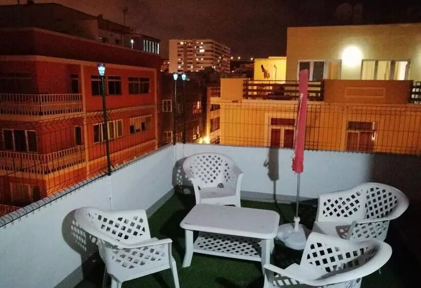 Alcaravaneras Hostel