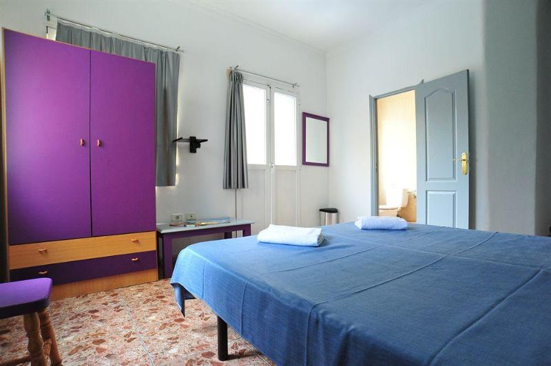 Alcaravaneras Hostel