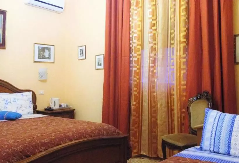 تختخواب و صبحانه A Casa Doina Airport 2