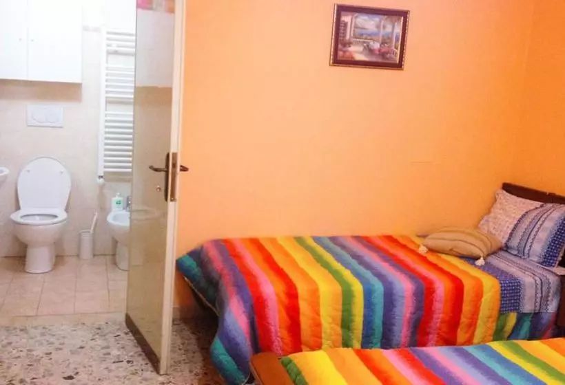 تختخواب و صبحانه A Casa Doina Airport 2