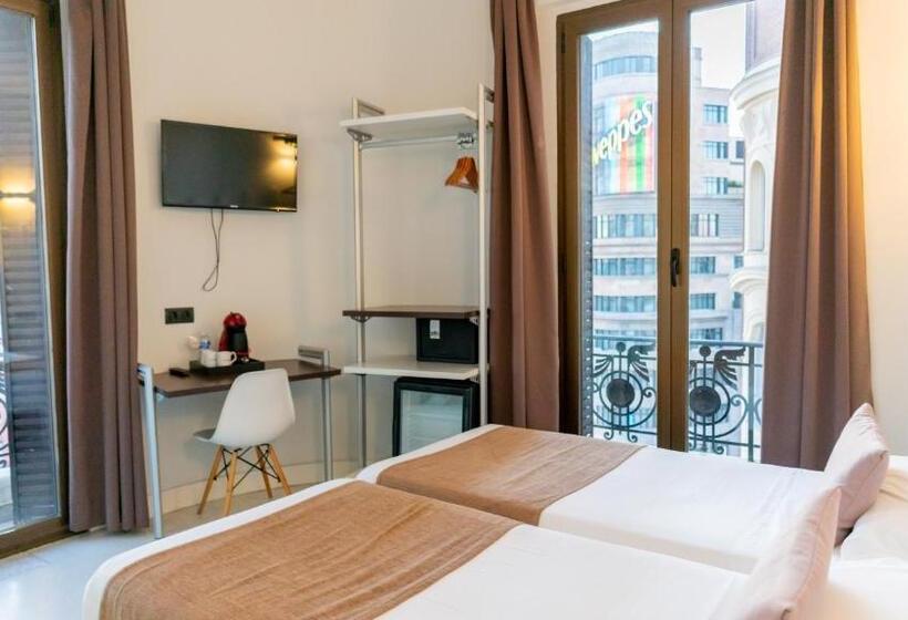 Hostal Gran Via 44