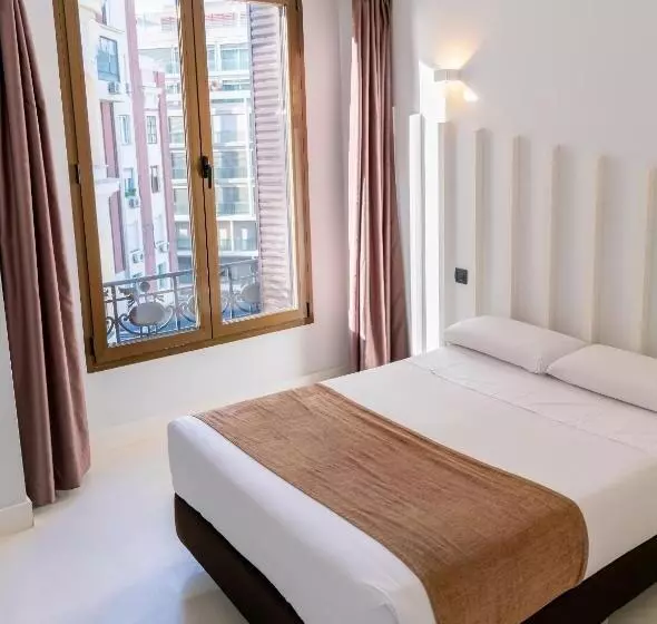 Hostal Gran Via 44
