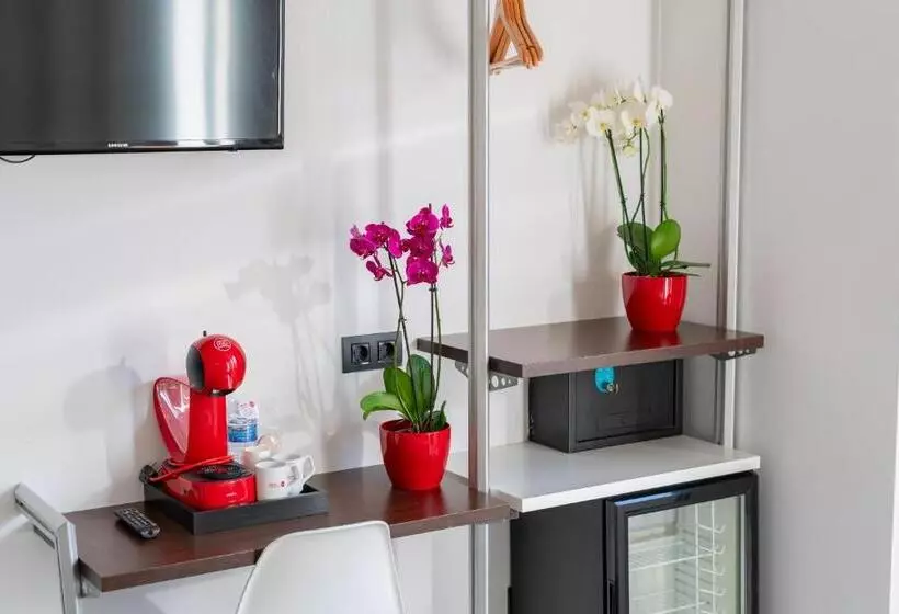 Hostal Gran Via 44