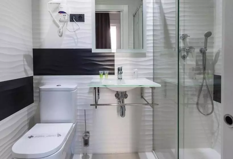 Hostal Gran Via 44