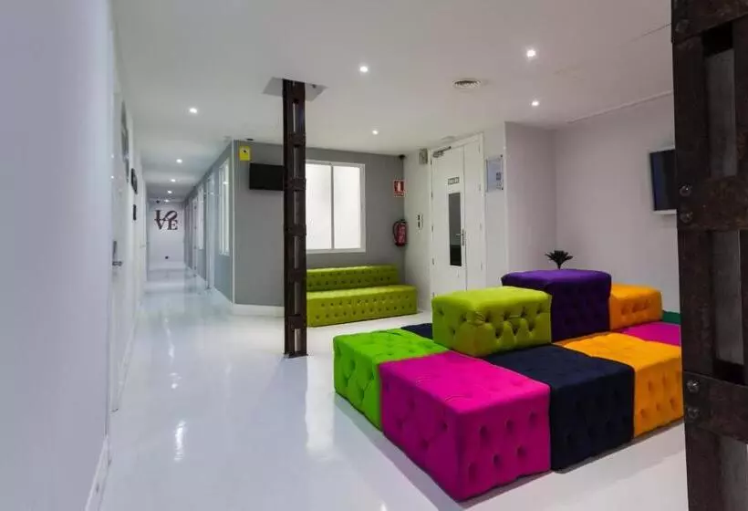 Hostal Gran Via 44