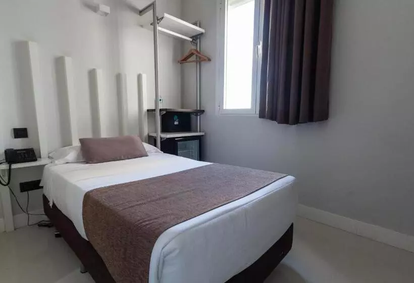 Hostal Gran Via 44