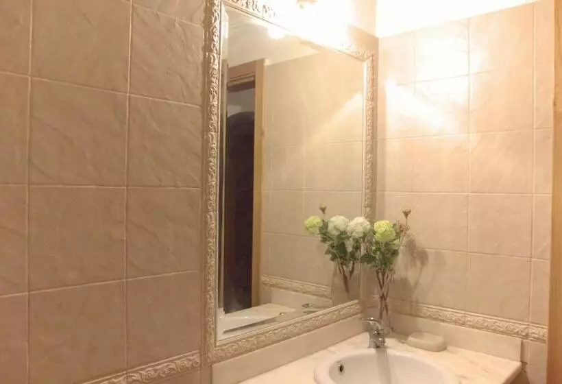 בית מלון כפרי Angela Guest House