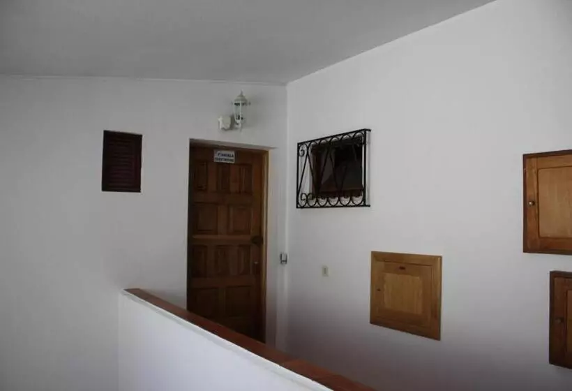 בית מלון כפרי Angela Guest House