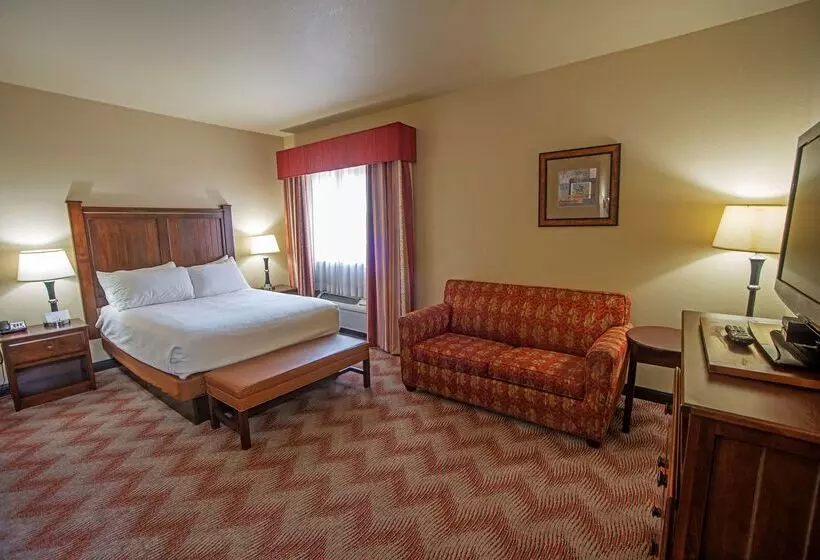 Best Western Plus Cimarron Hotel & Suites