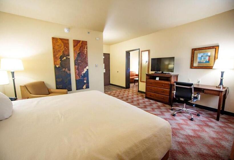 Best Western Plus Cimarron Hotel & Suites