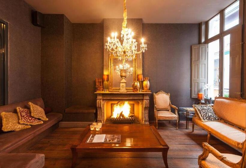 Hotel Diamonds And Pearls