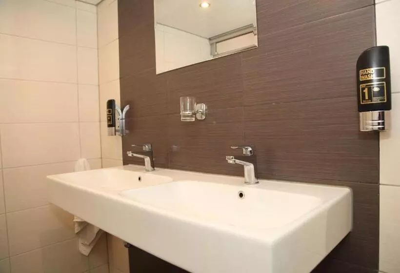 International Budget Hostel City Center