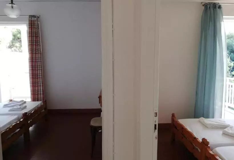 Zontanos Studios & Apartments