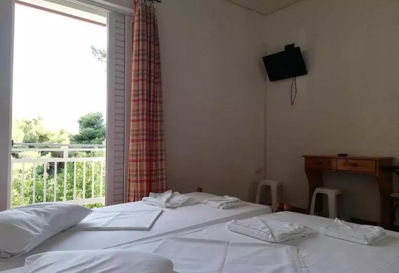 Zontanos Studios & Apartments