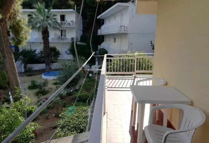 Zontanos Studios & Apartments