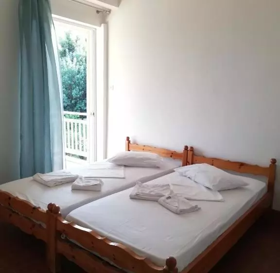 Zontanos Studios & Apartments