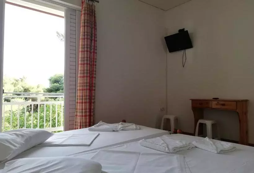 Zontanos Studios & Apartments