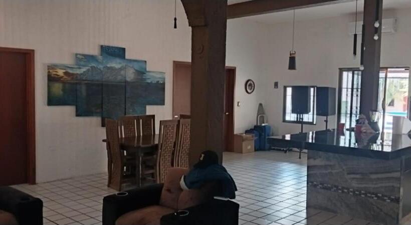 פנסיון La Casa Jorge & Marvin