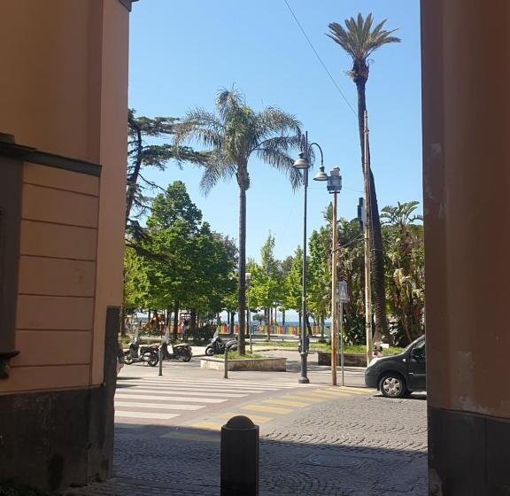 تختخواب و صبحانه La Residenza Della Fenice