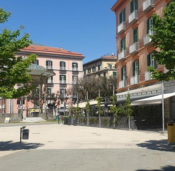تختخواب و صبحانه La Residenza Della Fenice