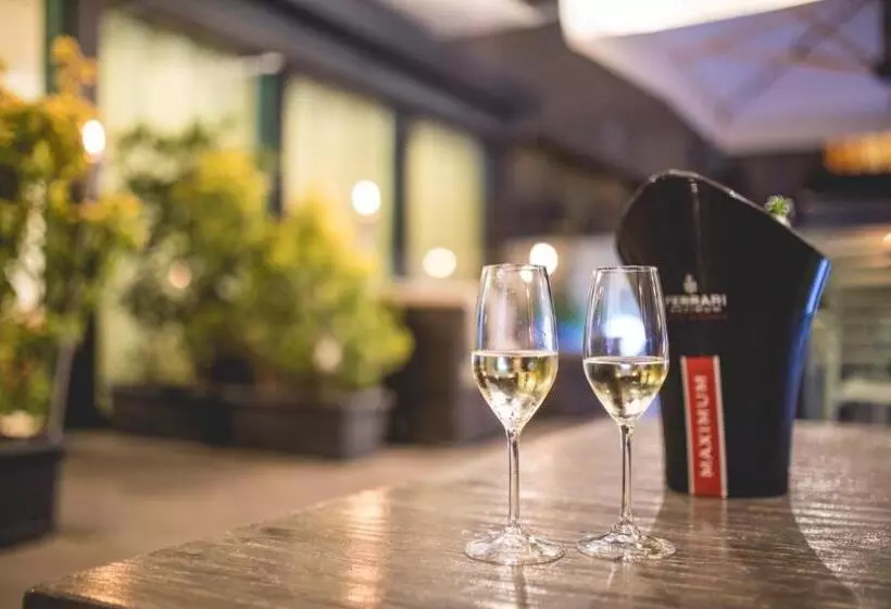 تختخواب و صبحانه Le Stagioni Luxury Suite