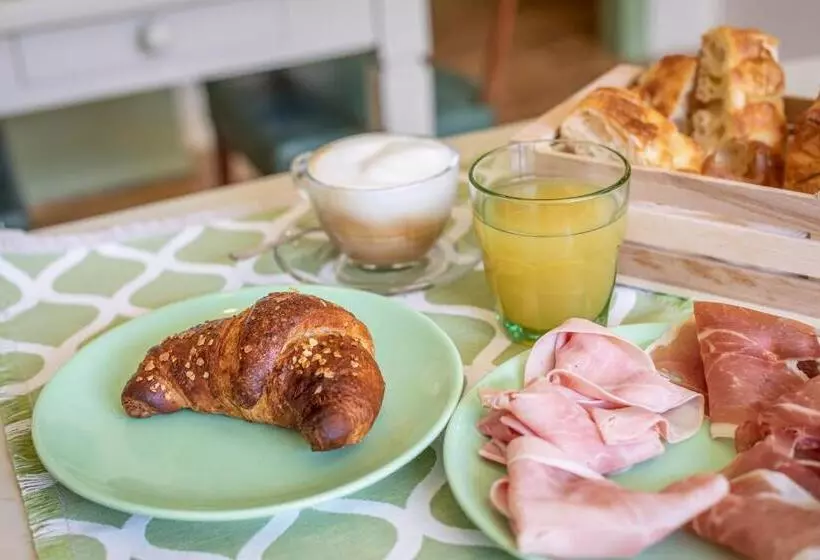 تختخواب و صبحانه Le Stagioni Luxury Suite