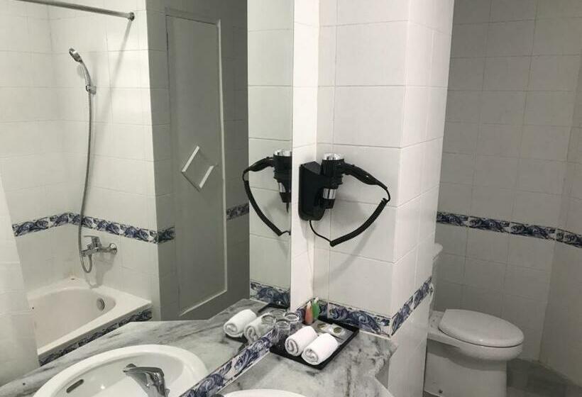 בית מלון כפרי Horison Inn Relat Jayapura