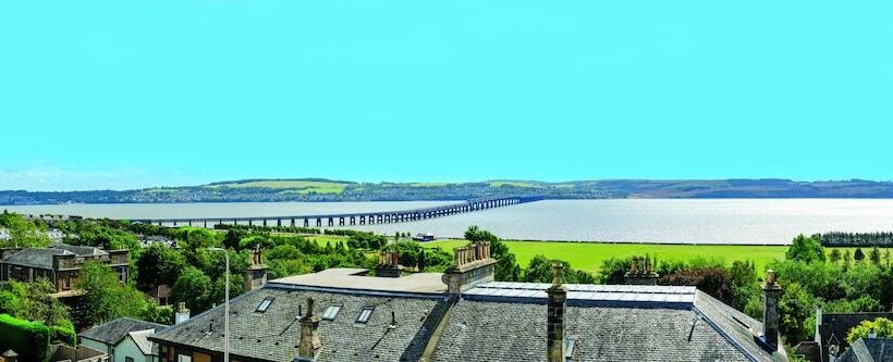 호텔 The Clarendon