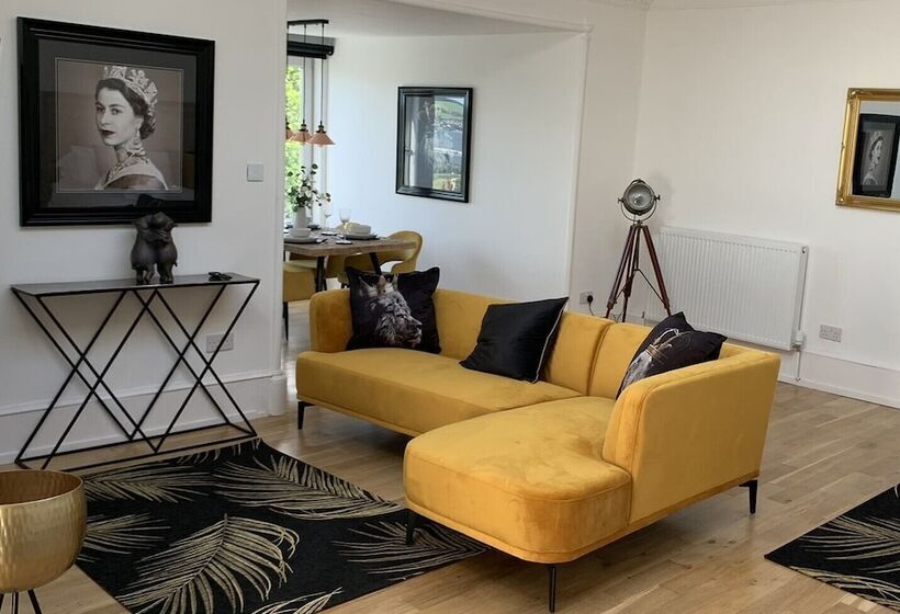 호텔 The Clarendon